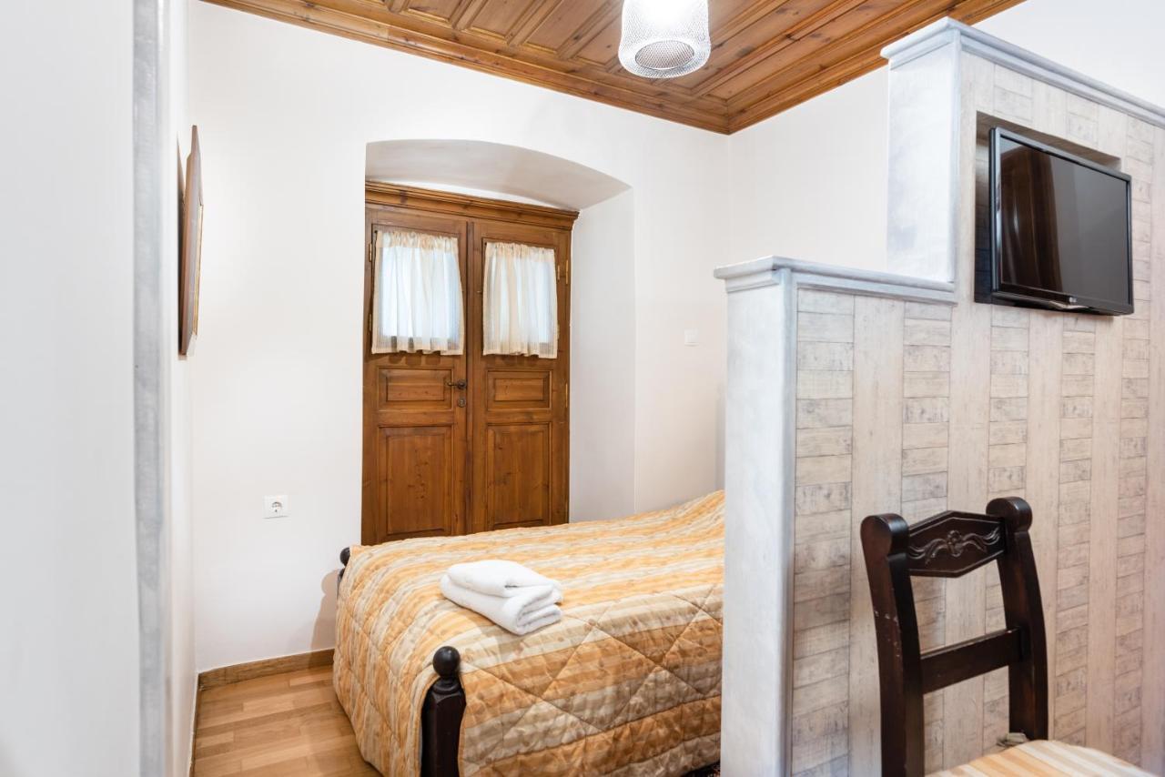 Kaza Guesthouse Димицана Екстериор снимка
