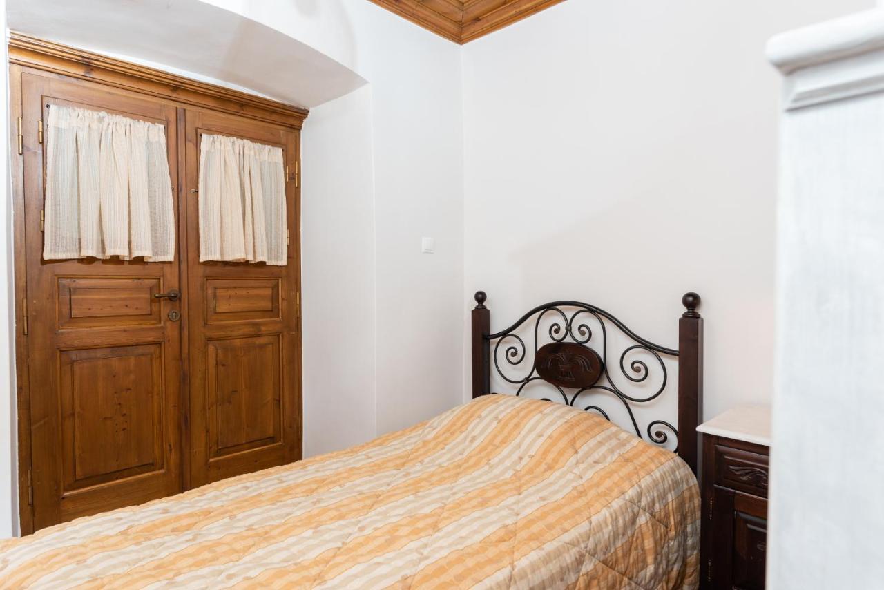 Kaza Guesthouse Димицана Екстериор снимка