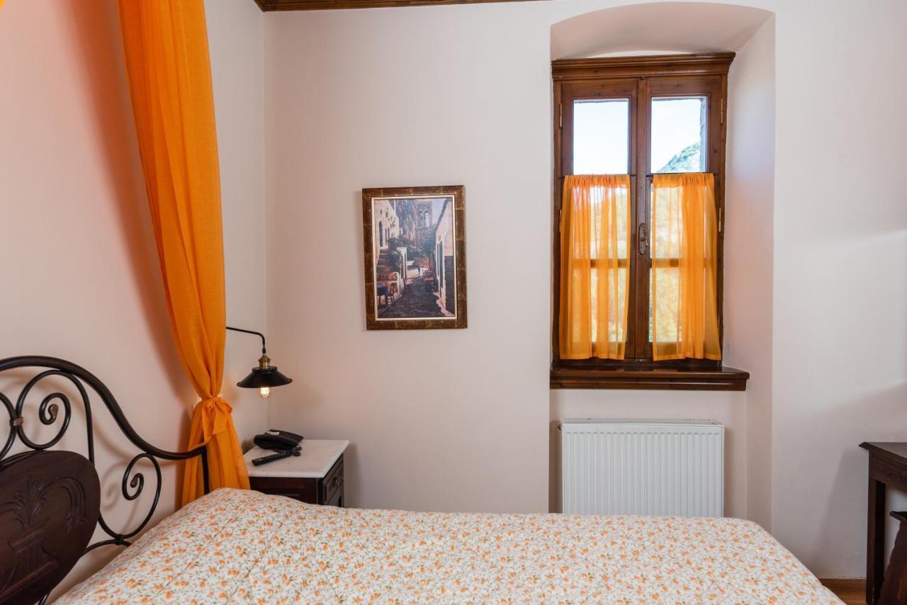 Kaza Guesthouse Димицана Екстериор снимка