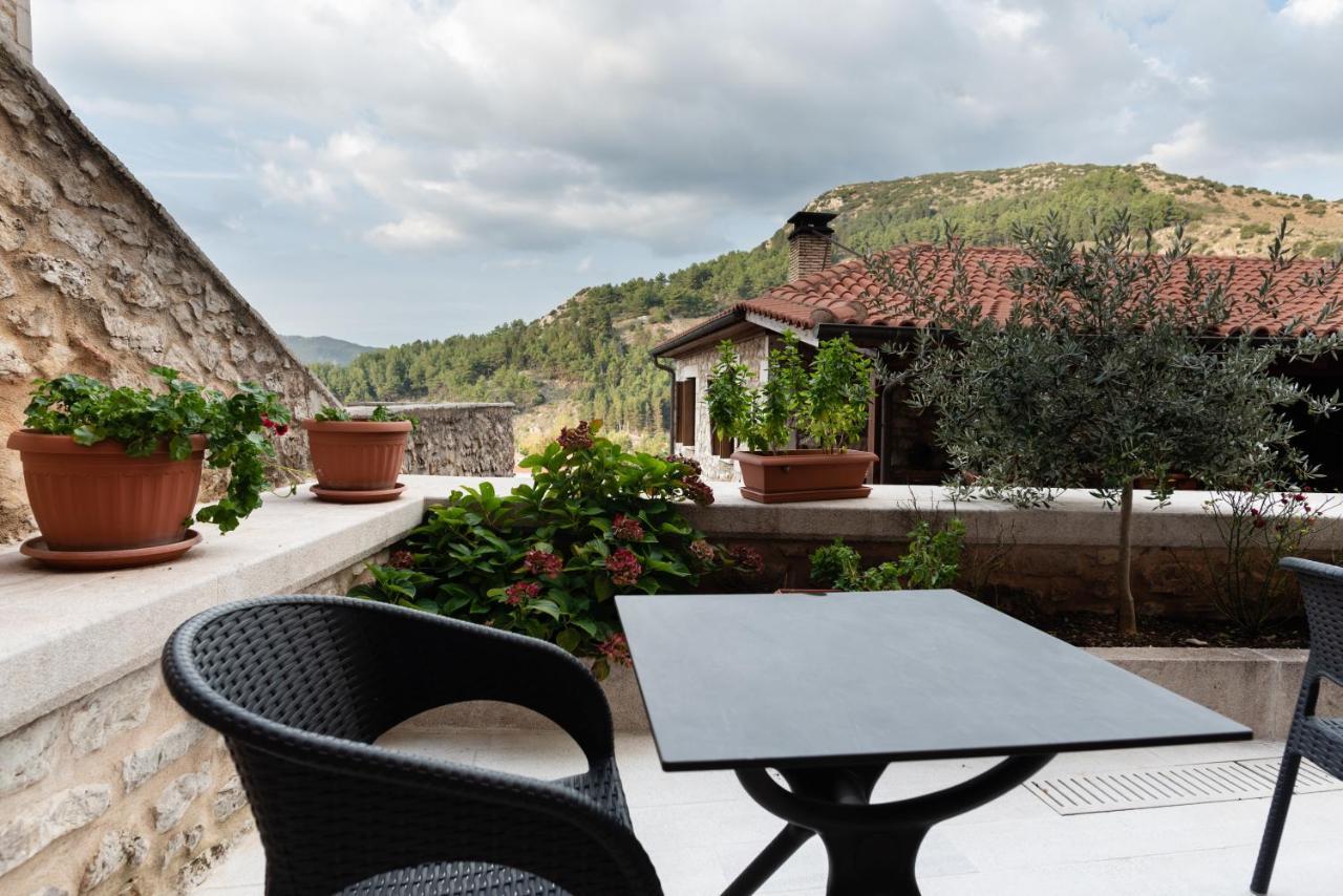 Kaza Guesthouse Димицана Екстериор снимка