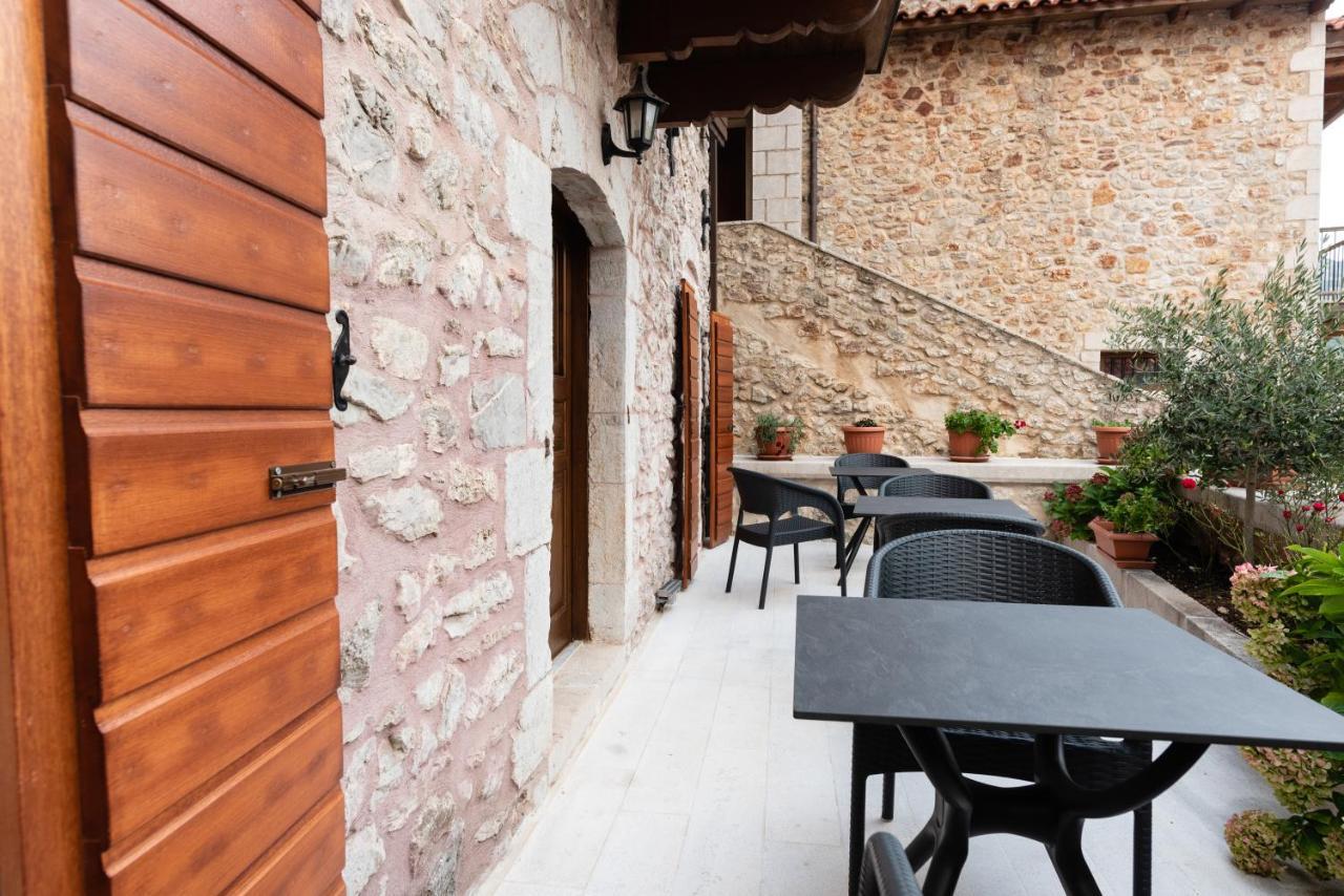 Kaza Guesthouse Димицана Екстериор снимка